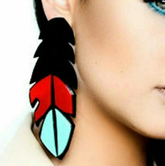 unbranded Jewelry - Layered acrylic feather earrings
